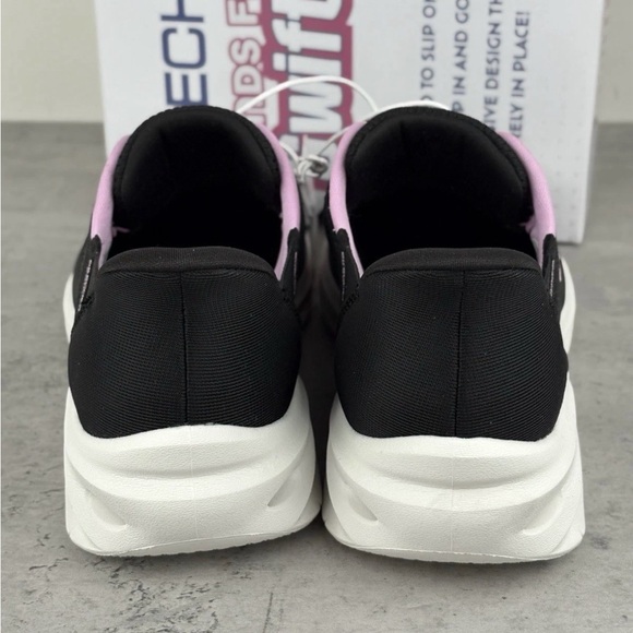 Skechers Women's Slip On Hands Free Swift Fit Shoes - SIZE 9 BLACK New In Box - Picture 3 of 5